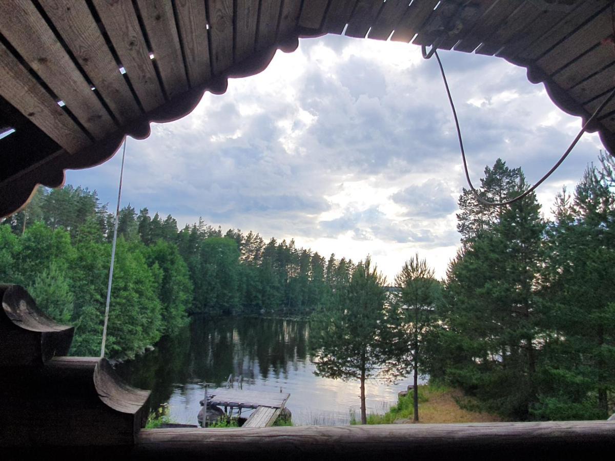 Viihtyisae Hirsimoekki Jaerven Rannalla Siikainen ภายนอก รูปภาพ